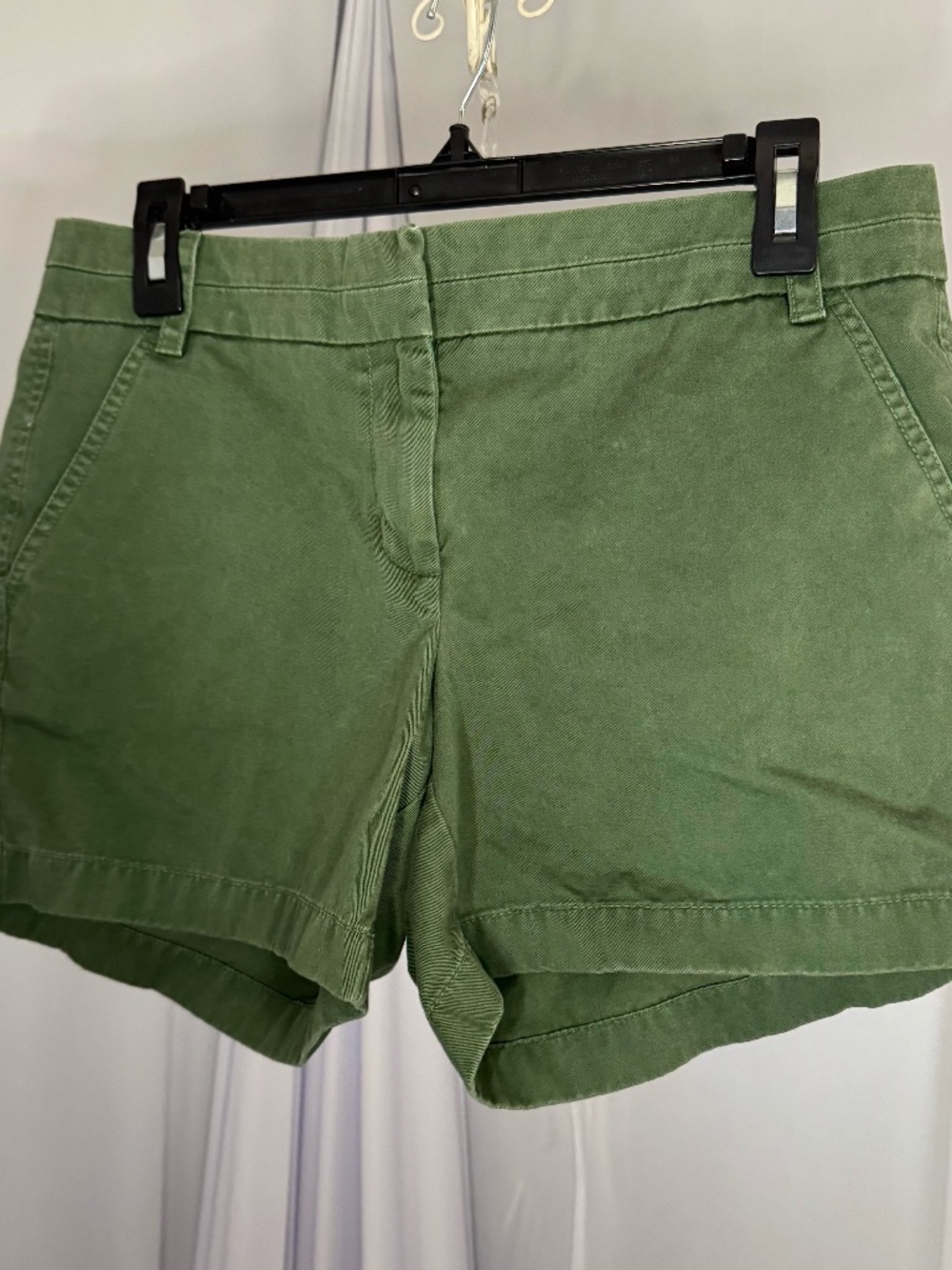 J.Crew Womens Chino Shorts size 6 Green Cotton Twill Mid Rise Pockets